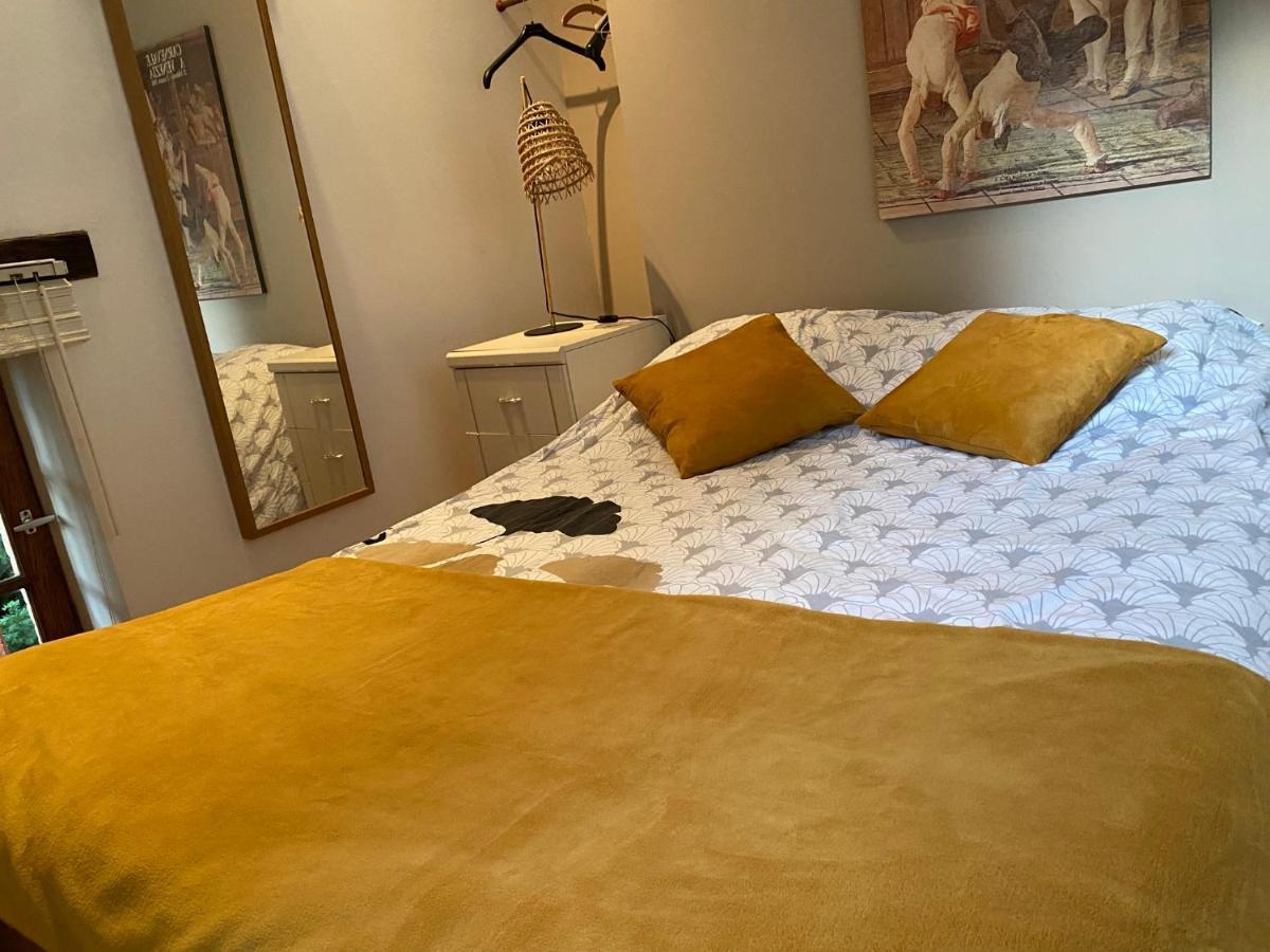 Le Charme Villa Mézilles Eksteriør billede